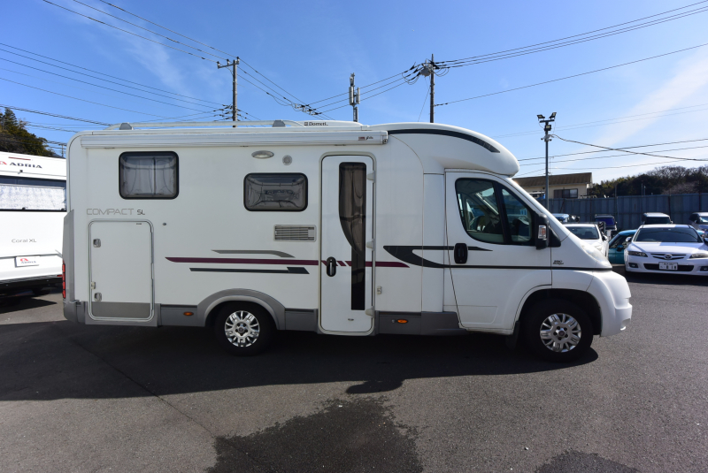 【なおみ様用】ADRIA アドリア　キャンピングカー　付属の肌掛け COMPACT PLUS SL | キャンピングカーの新車・中古車販売｜デルタ